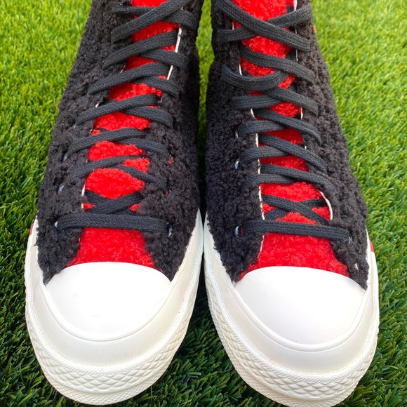 Kith x Disney x Converse Chuck 70 High Top "Mickey Mouse Fur" Black Red Sherpa - Picture 4 of 11